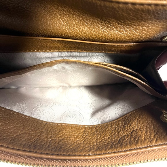 MICHAEL KORS Crossbody - Picture 10 of 15